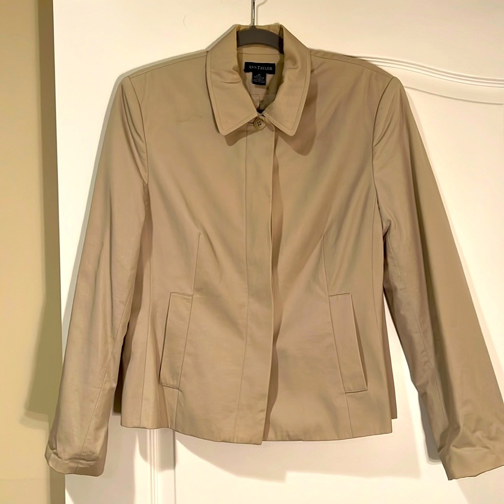 ANN TAYLOR KHAKY BLAZER